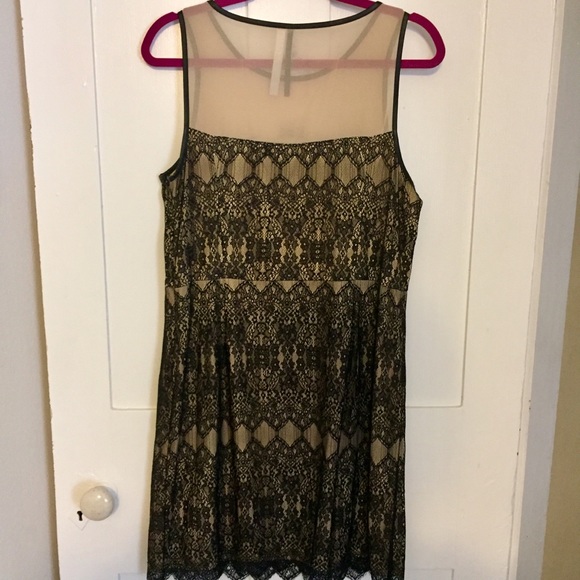 NWT Kensie Black and Tan Lace Dress - Picture 4 of 5